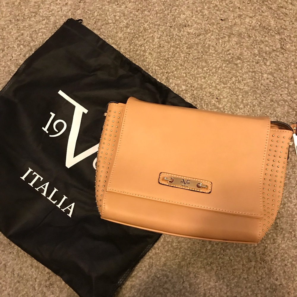 Nude shoulder bag